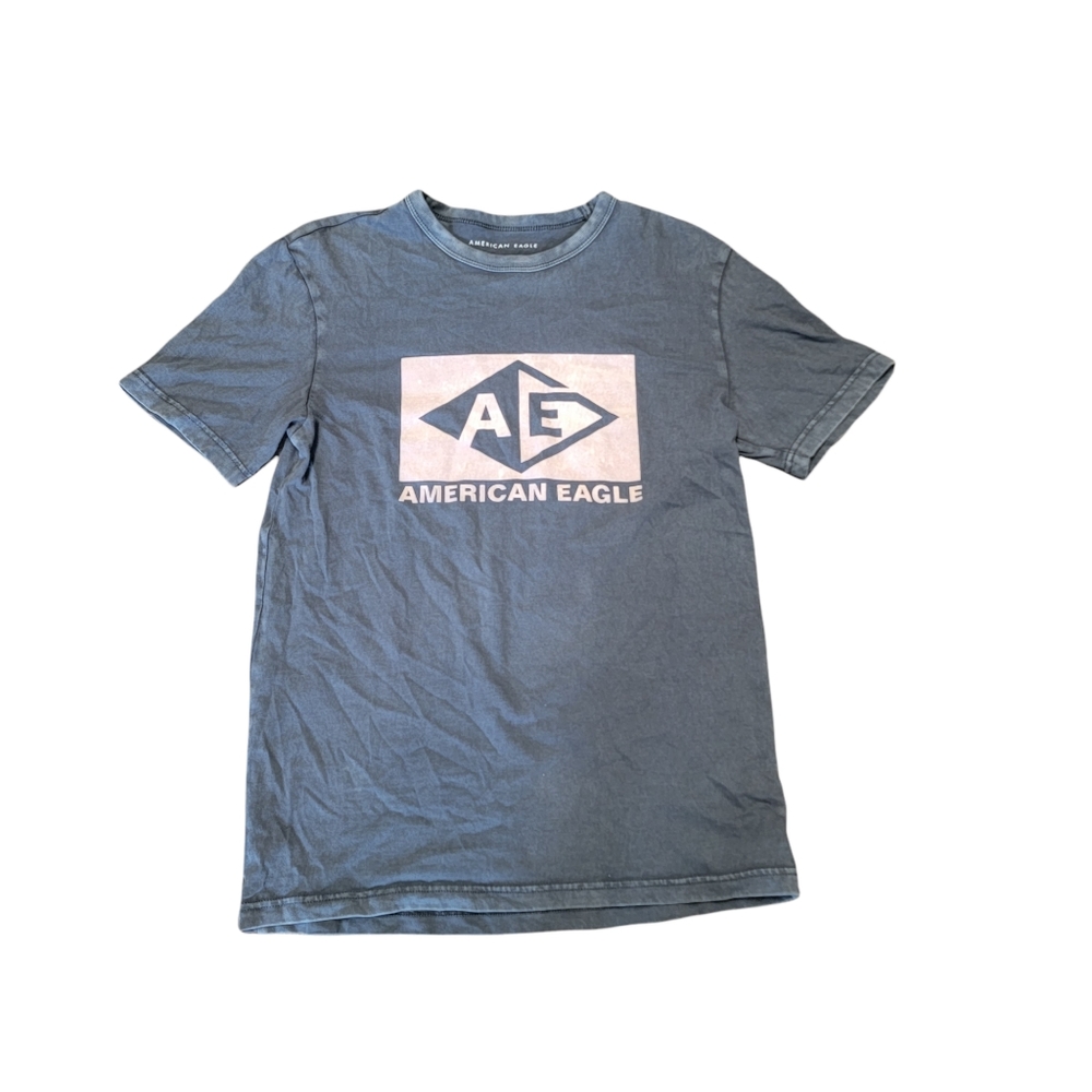 American Eagle t-shirt.     b1